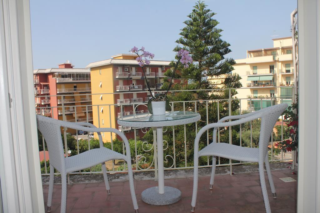B&B Il Giglio Bianco Sorrento Luaran gambar
