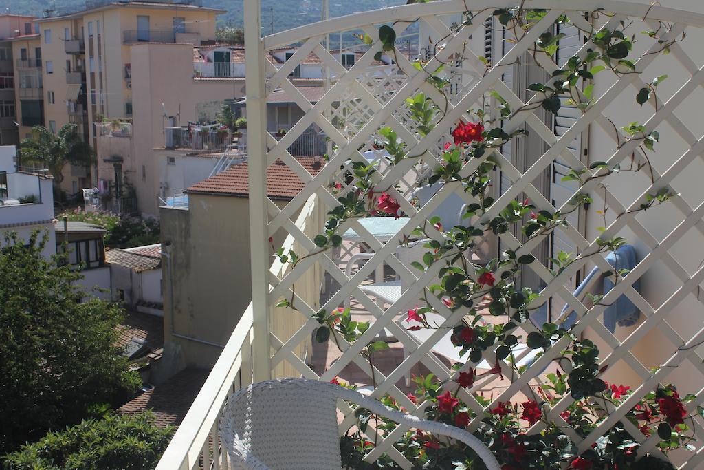 B&B Il Giglio Bianco Sorrento Bilik gambar